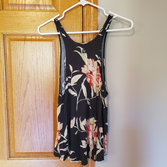 Billabong Tank - Picture 4 of 4